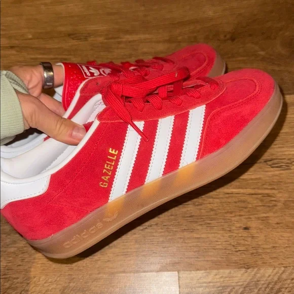 Adidas Gazelle Red and White Sneakers - never worn size 36.5 - Picture 3 of 4